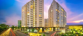 Luxury Apartment Sky Center