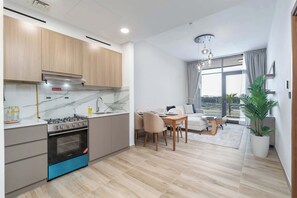 冷蔵庫、電子レンジ、コンロ、トースター