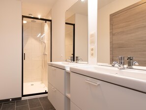 Apartment | Bathroom - Beautiful Duplex Apartment in Ostend (Ostend)