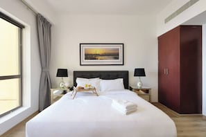 1 slaapkamer, een strijkplank/strijkijzer, wifi, beddengoed