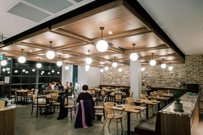 Apartment - Metawise 2BR Apartment in Heart of Hurlstone Park (Hurlstone Park)