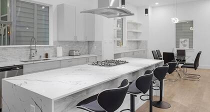 Luxurious 3 Bed3 Bath Near Downtown Houston