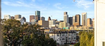 Luxurious 3 Bed3 Bath Near Downtown Houston