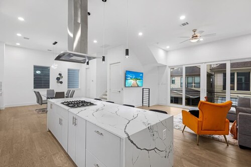 Spacious Houston 3bed3 Bath Family Townhome