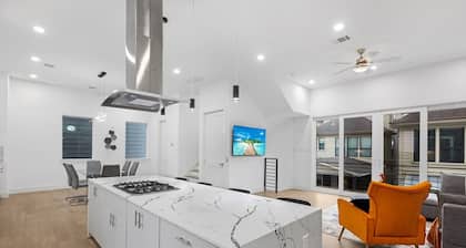 Spacious Houston 3bed3 Bath Family Townhome