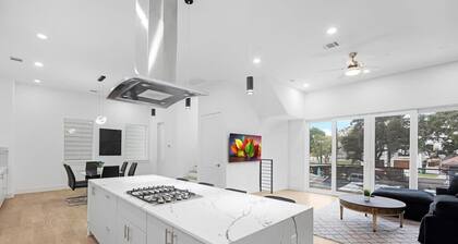 Newly Built Modern 3 Bedroom Houston Home