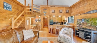 Hot-Tub, Dogs allowed, Fire Pit, Lakeside Cabin Smith Mountain Lake, Kayaks