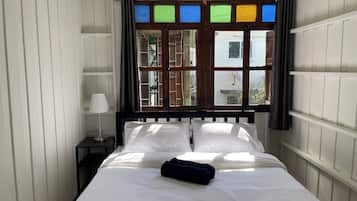 Classic Single Room, 1 Queen Bed, Non Smoking | Free WiFi