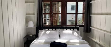 Classic Single Room, 1 Queen Bed, Non Smoking