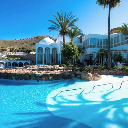 Tranquil Nerja House With Gardens, Pools and spa