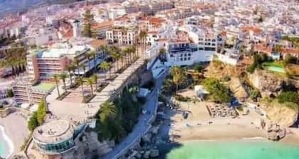 Tranquil Nerja House With Gardens, Pools and spa