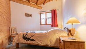 2 室のベッドルーム、アイロン / アイロン台、旅行用ベビーベッド、WiFi (無料)