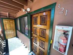 تفاصيل الفندق من الخارج