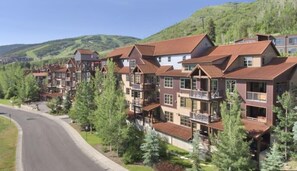 Condo, 2 Bedrooms | Exterior