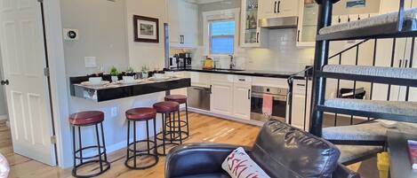 Townhome, 2 Bedrooms | Interior
