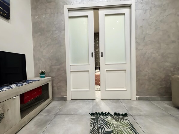 TV - Boutique House Marta's (Naples)