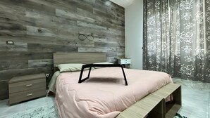 Studio, Sea View | In-room safe, soundproofing, iron/ironing board, WiFi (free) - Boutique House Marta's (Naples)