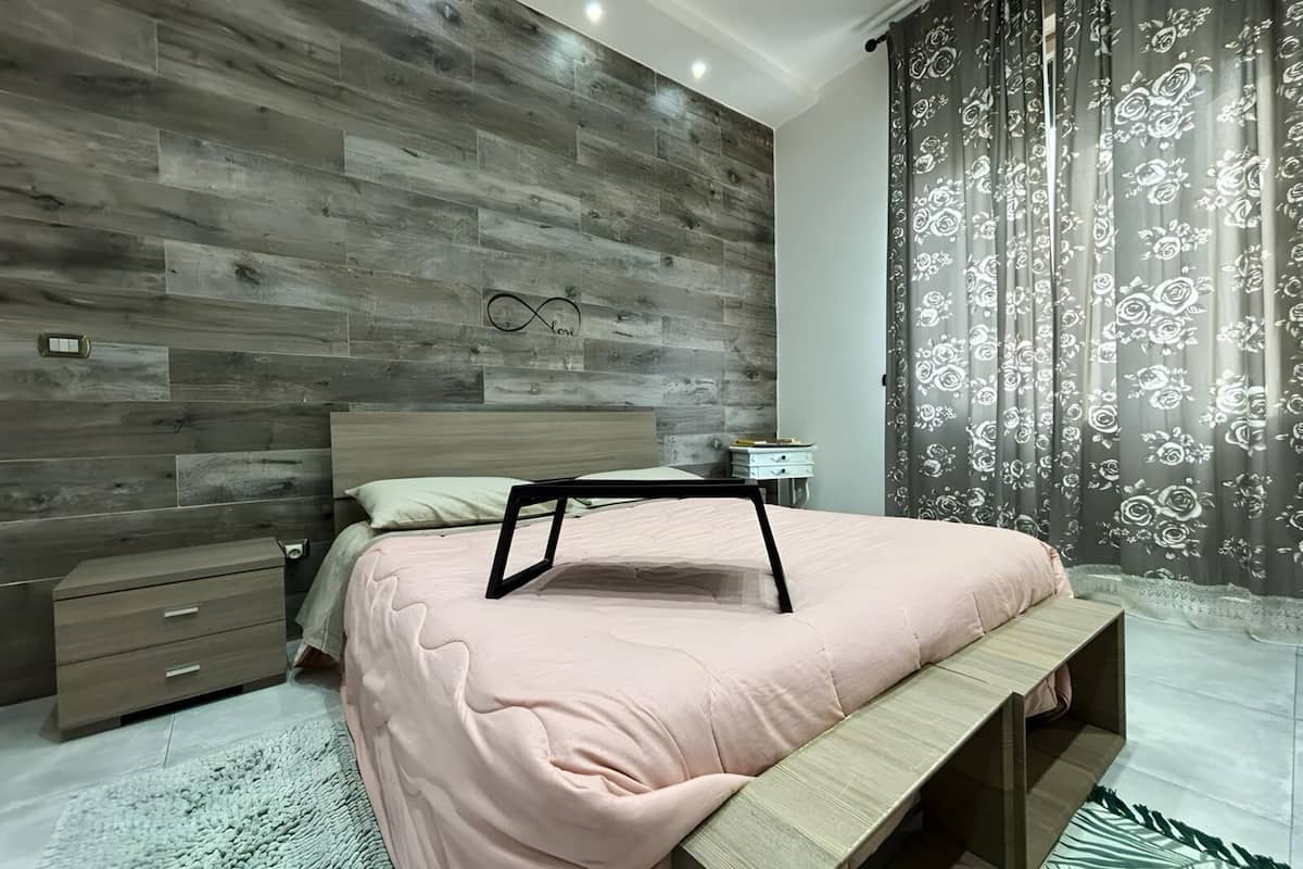 Studio, Sea View | In-room safe, soundproofing, iron/ironing board, WiFi (free)