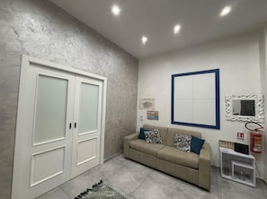 TV - Boutique House Marta's (Naples)