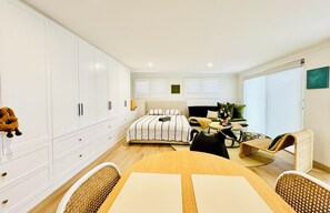 Dining - Daleys Escape on Daleys Point (Daleys Point)