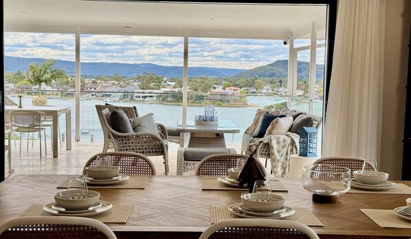 Interior - Daleys Escape on Daleys Point (Daleys Point)