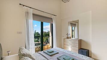 3 chambres, fer et planche Ă repasser, accĂšs Internet, draps fournis