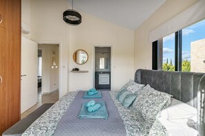 3 bedrooms, iron/ironing board, Internet, bed sheets - Villa Angelos, Secret Valley -  a villa that sleeps 6 guests  in 3 bedrooms (Kouklia)