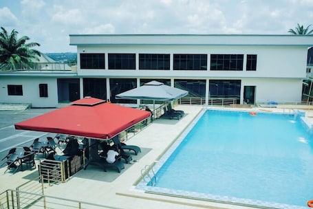 Outdoor pool. Dalobi Hotel