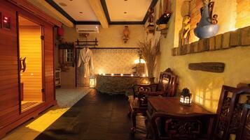 1 treatment room, massages
