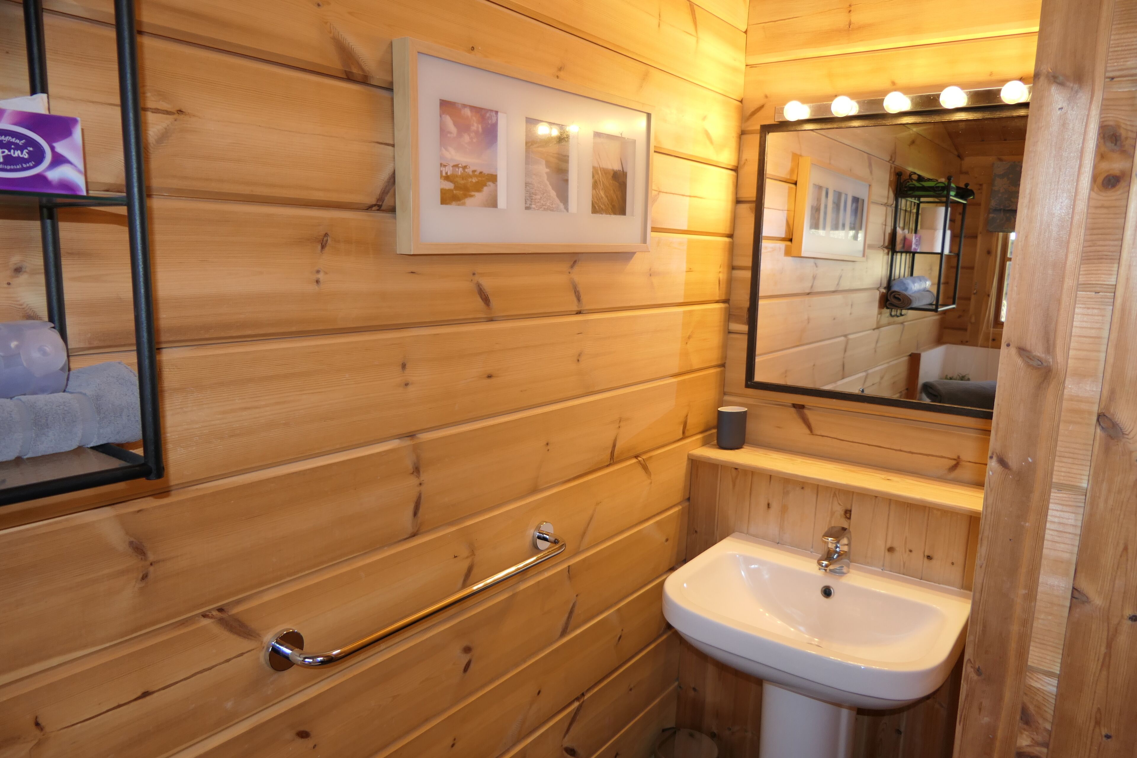 Cabin, 2 Bedrooms (Kingfisher) | Bathroom