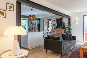 Télévision, chaîne hi-fi