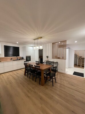 Dining - New! Ty Cosquer. Vacation home near the beach (Fouesnant)