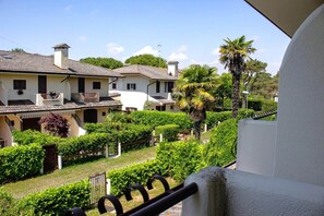 Villa | Balcony - Holiday Home in Porto Santa Margherita Beach (Caorle)