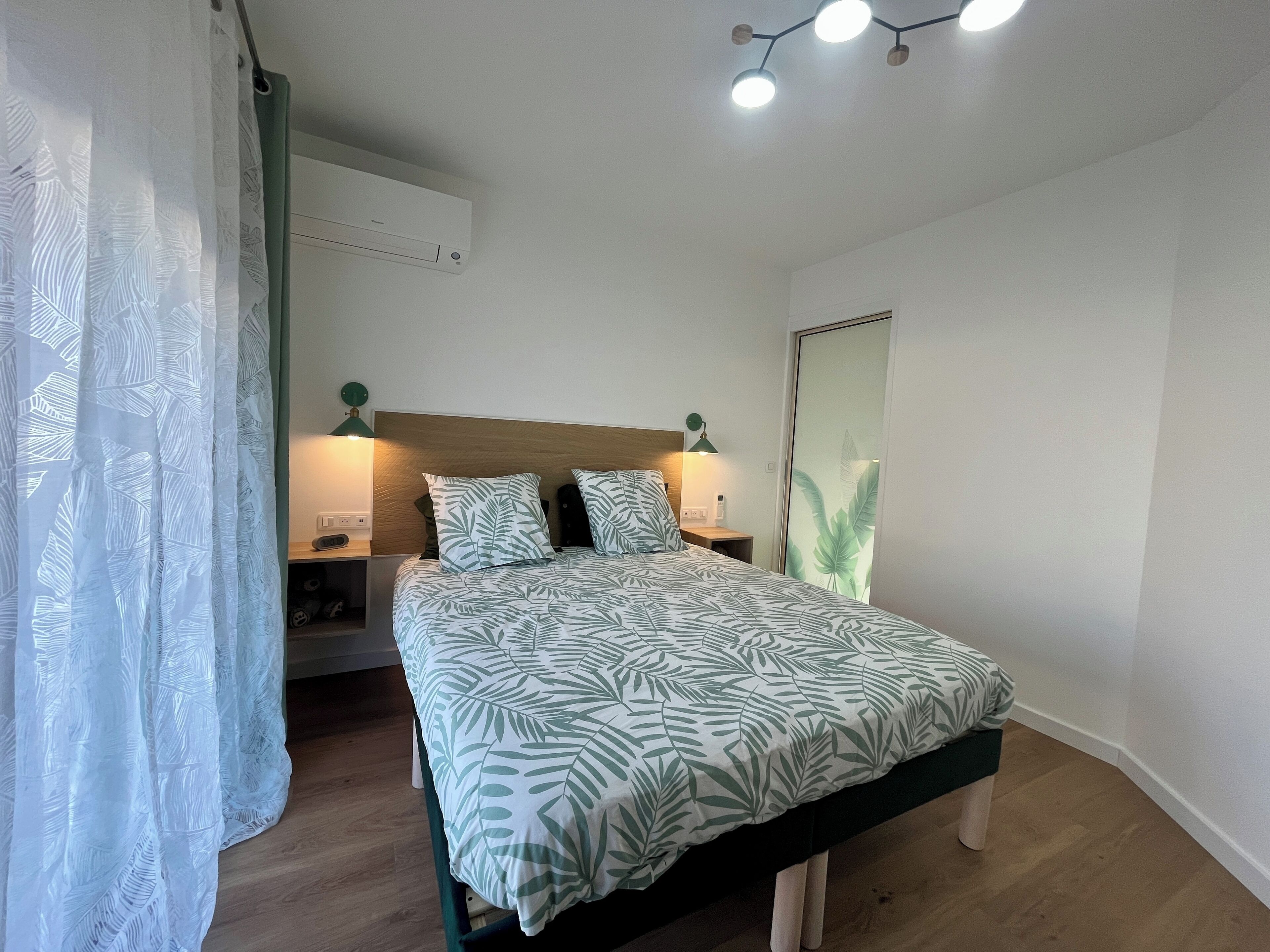 1 chambre, bureau, fer et planche à repasser, Wi-Fi gratuit