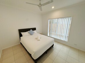 5 室のベッドルーム、アイロン / アイロン台、WiFi、ベッドシーツ