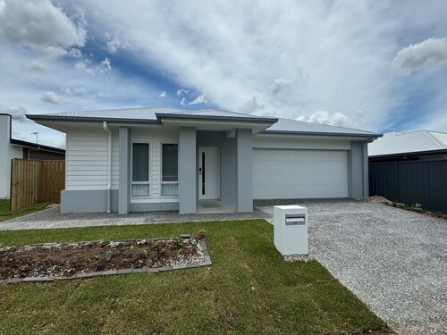 Cheerful Fantastic 5 Bedroom Newly built Home