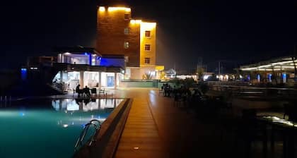 Maxbe Continental Hotel