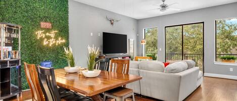 Téléviseur connecté, livres