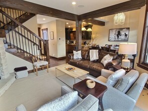 Smart TV, fireplace - New! Ski Ya Soon at Silver Star! Ski-in/out! Private Hot Tub and Community Pool! (Park City)