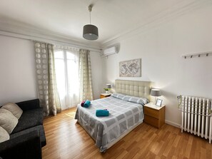 Phòng 3, phòng tắm dùng chung | Bàn, bàn ủi/dụng cụ   ủi quần áo, truy cập Internet không dây miễn phí 