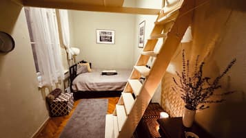 1 habitación, tabla de planchar con plancha, wifi y ropa de cama