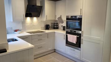 Fridge, microwave, dishwasher, toaster