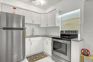 電子レンジ、オーブン、コンロ