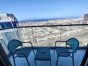 Grand-Apartment, Meerblick | Terrasse/Patio