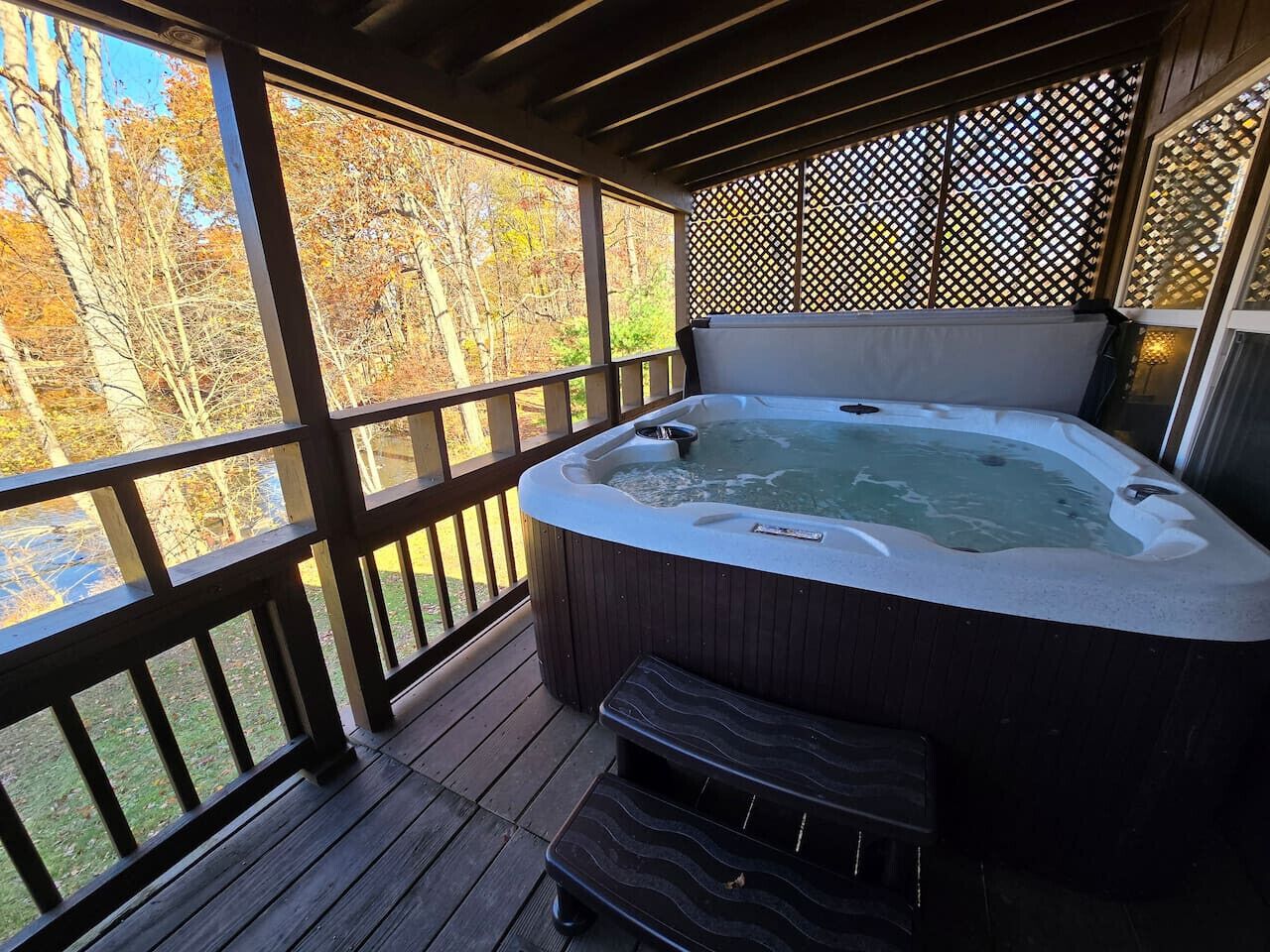 Outdoor spa tub