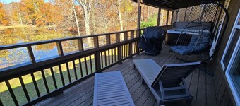 Red Fox Run At Heron Hill Retreat Hot Tub on Lake!