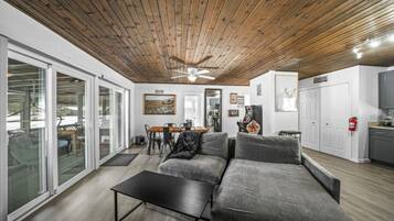 TV connectée, cheminée