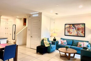 Interior - Waterfront Escape/Private Hot Tub/3 miles 2 Disney (Kissimmee)