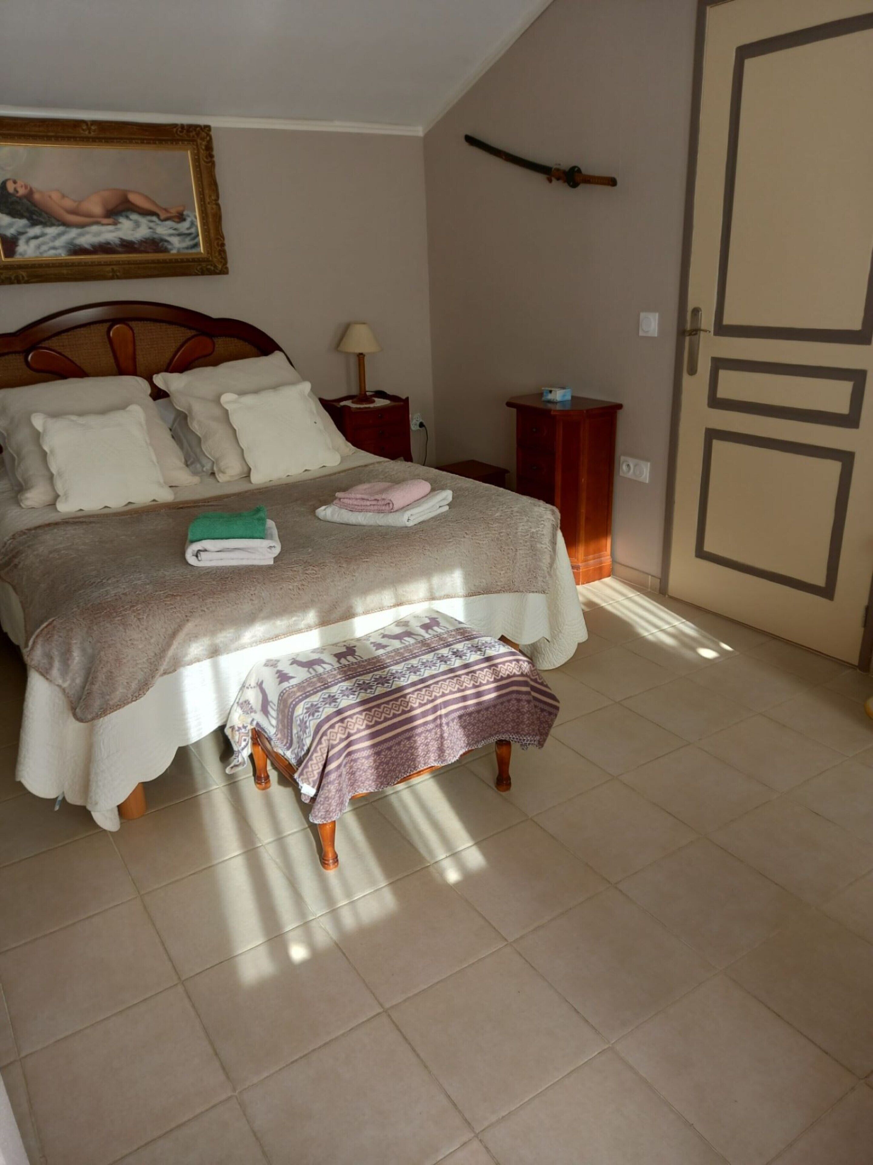 Nhà | 1 phòng ngủ, trang bị nội thất với thiết kế riêng biệt, bộ trải giường 