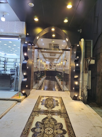 Abraj Al Taj Apartments serviced